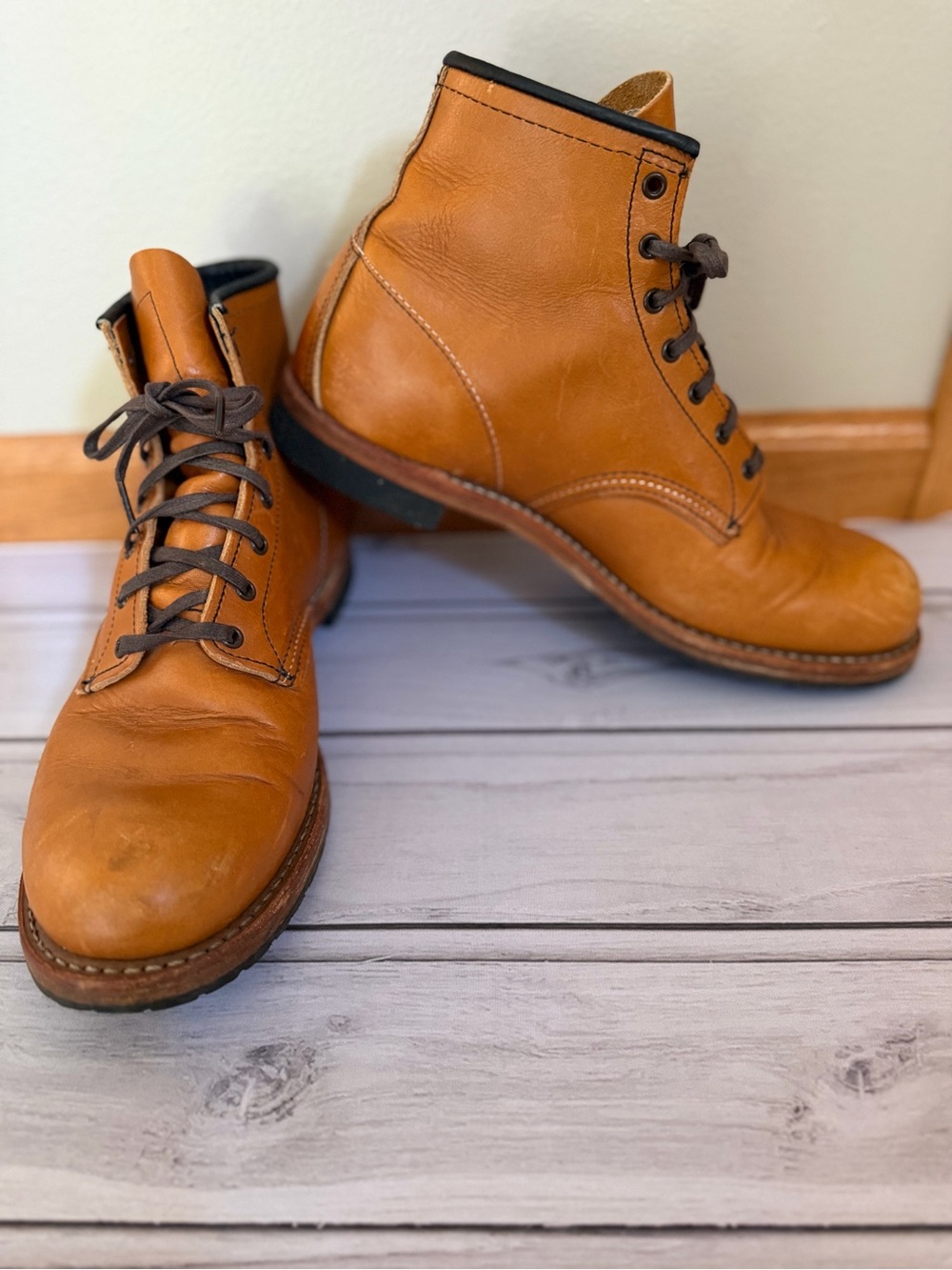 Men’s Red Wing Beckman 9013 chestnut featherstone leather round toe 6”. 10.5 D